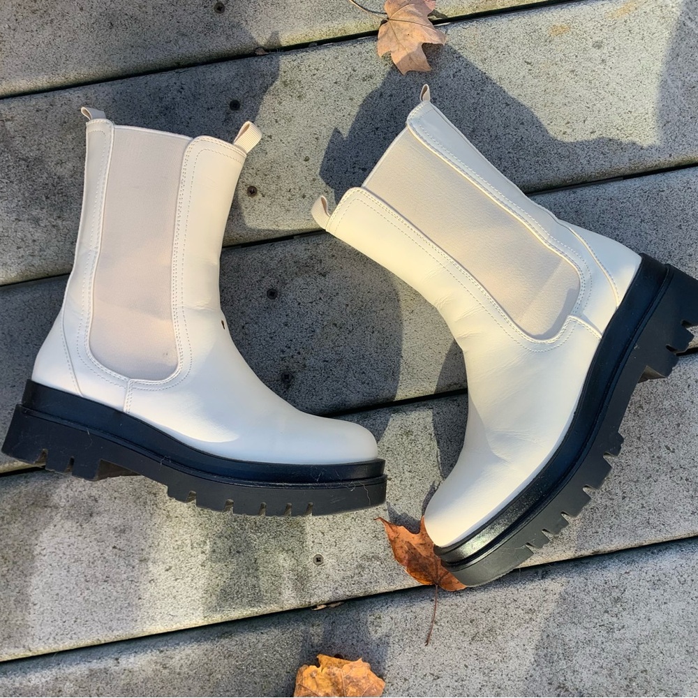 White Chunky Chelsea Boots w Black Soles, 7